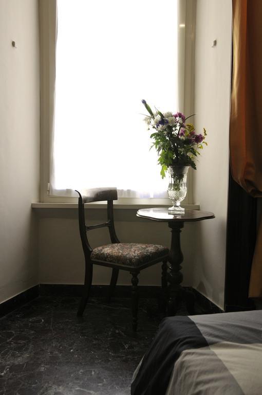 Alibrandi Palace Civitavecchia Zimmer foto